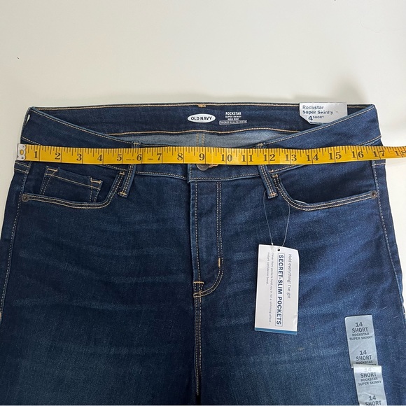 Old Navy Highrise Skinny Jeans - Picture 7 of 11